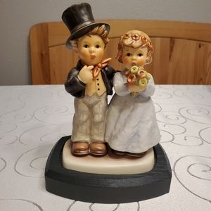 Hummel "Dearly Beloved" 6 5/8" in original box, excellent condition.